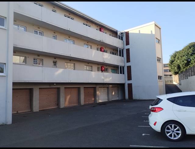 2.5 BEDROOM FLAT FOR SALE IN BLUFF